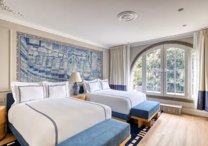 Double Suite with Street View